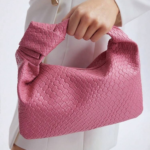 Cute bag ( looks like Bottega bags) - Picture 2 of 3